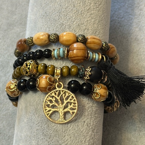 ‼️SOLD‼️Tree Of Life Pendant Multilayer Beaded Bracelet - Picture 2 of 3